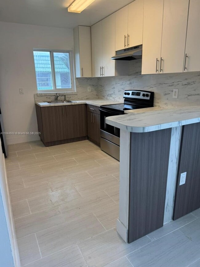 Foto del edificio - 800 NW 44th Ave