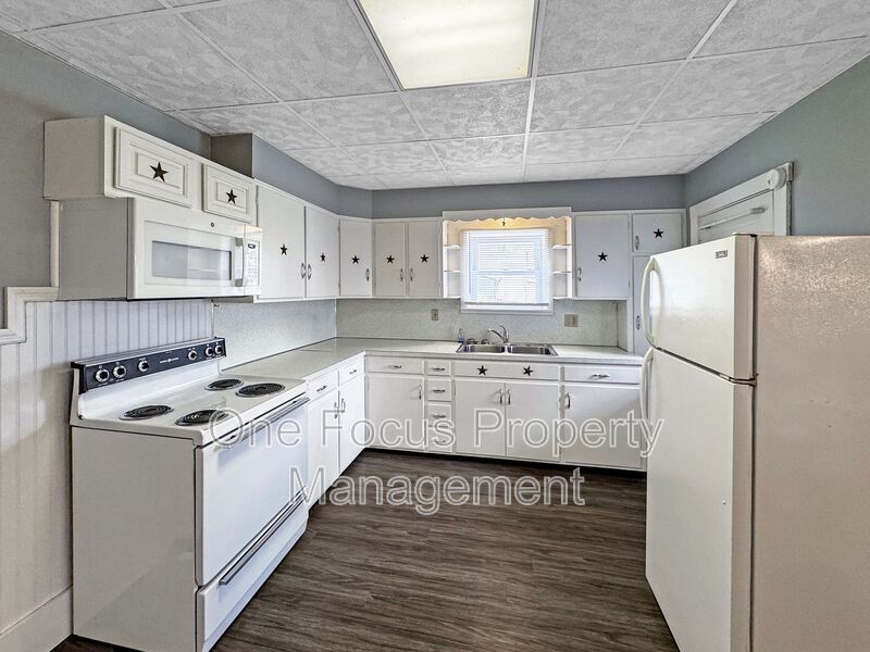 Primary Photo - 216 N 5th St