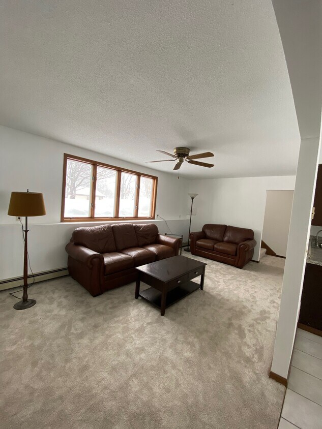 Living Room - 9830 Upper 161st St W