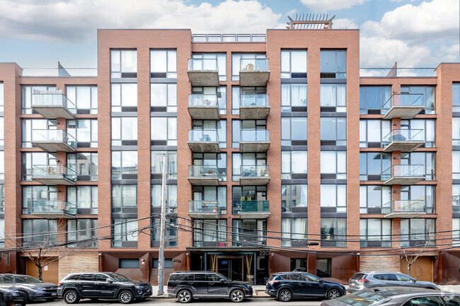 Building Photo - 220 N 10th St