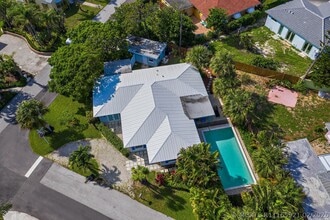 Building Photo - 461 Jupiter Ln