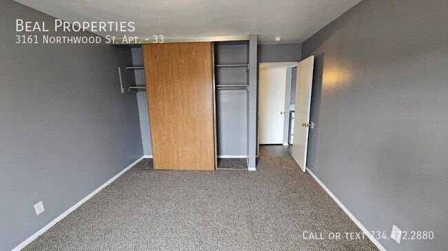 Building Photo - 3161 Northwood Ave