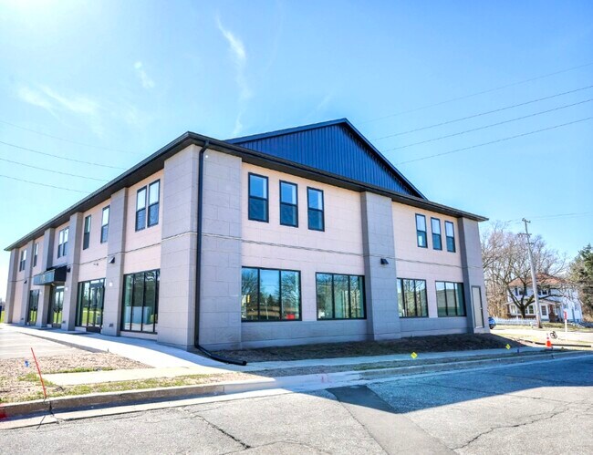 Building Photo - 1170 Plymouth Ave NE