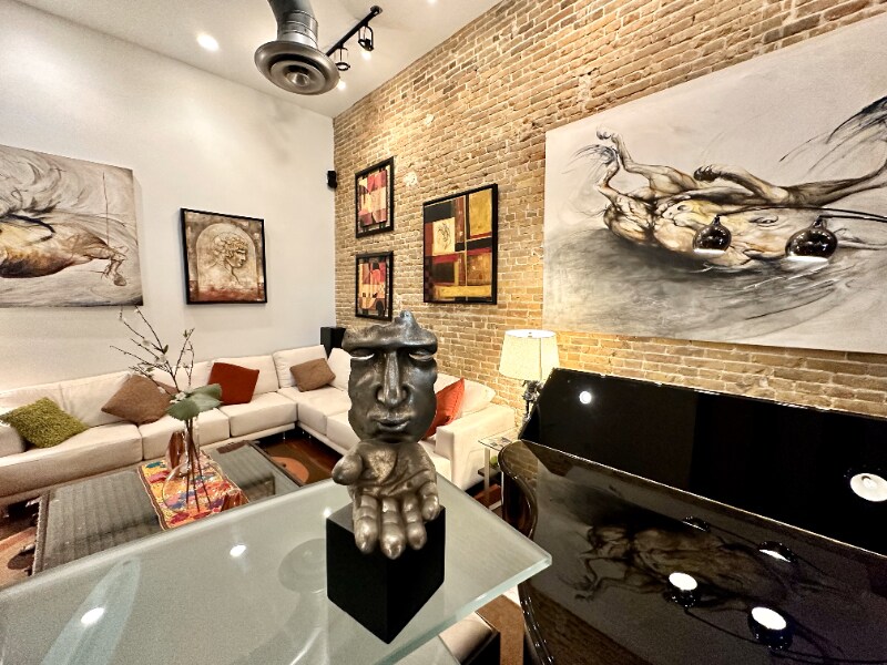 Foto principal - 319 S Flores St