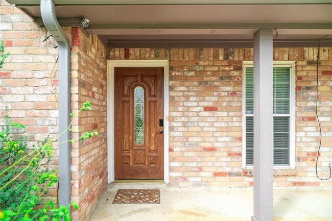 Building Photo - 18310 Spellbrook Dr