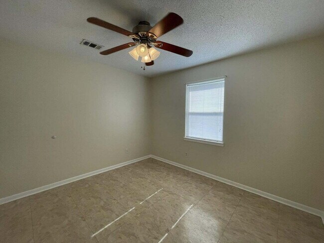 Foto del edificio - Charming new rental and ready for move in!