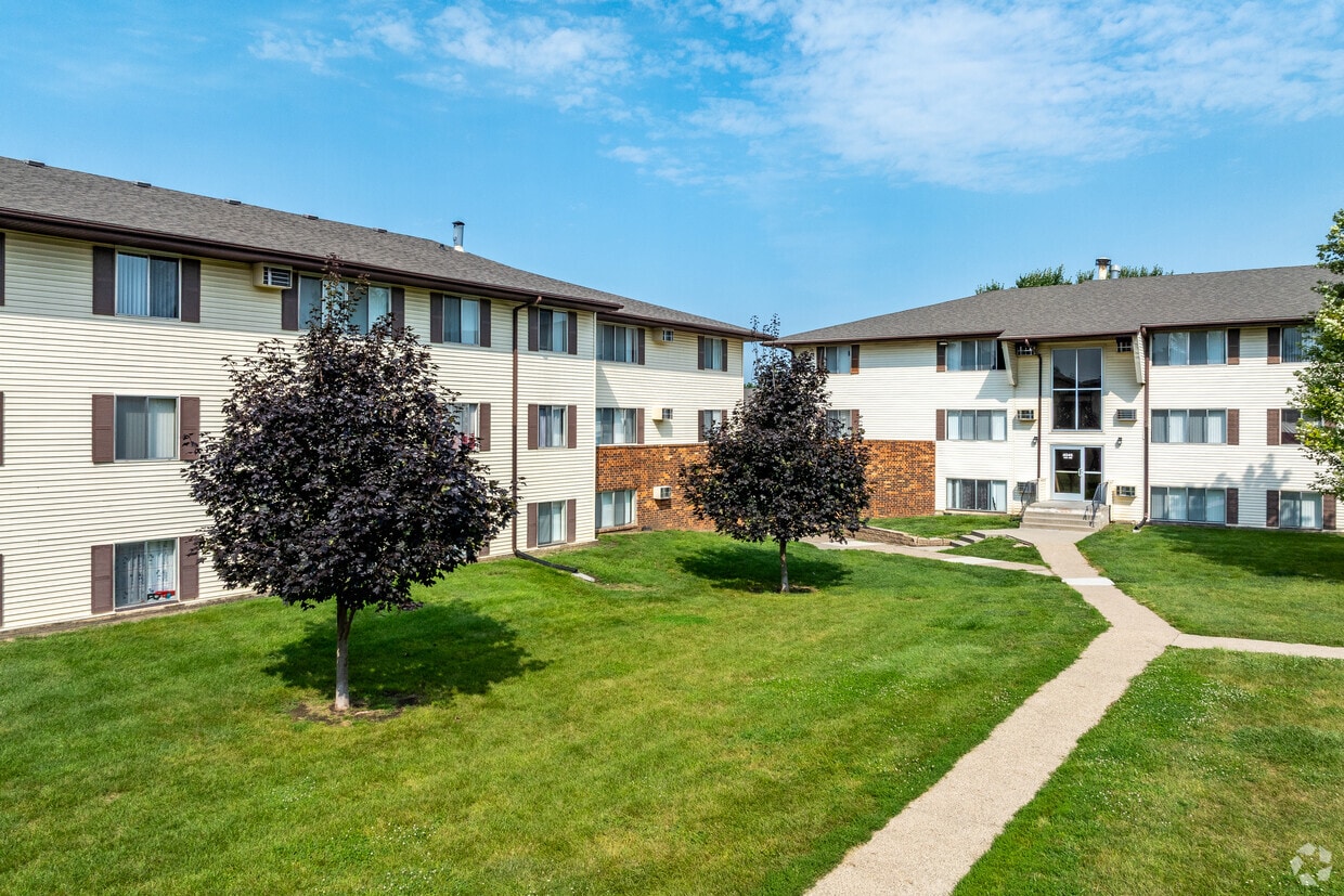 Foto principal - Prairie Woods Apartments
