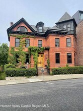Building Photo - 420 Warren St