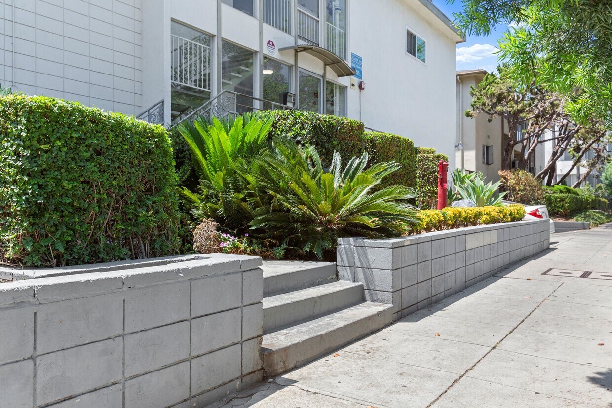 Foto del edificio - Welcome Home || Apply Now || Newly Remodel...