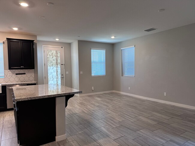 Foto del edificio - The Cove - Natomas 2 Story 3 bed 3 full baths