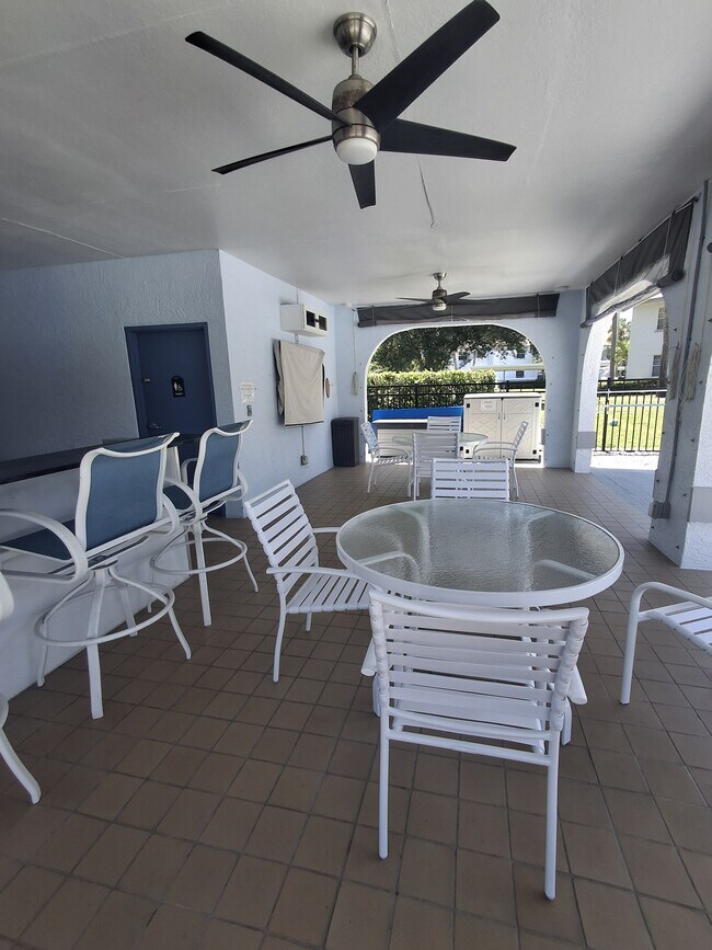 Foto del edificio - 3203 Landmark Dr