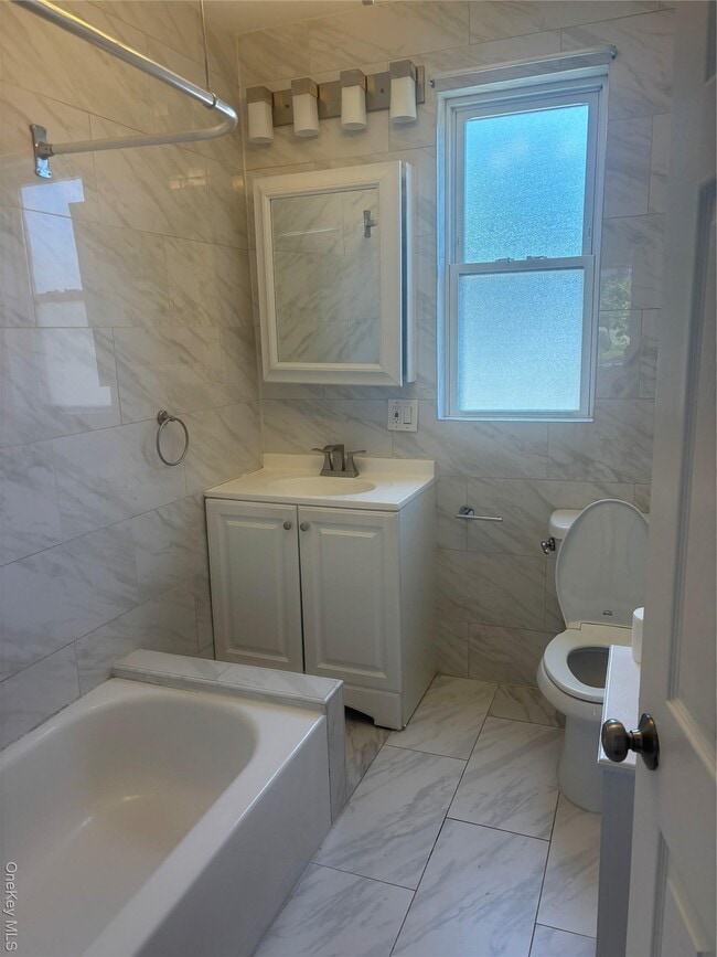 Foto del edificio - 174 Sedgwick Ave