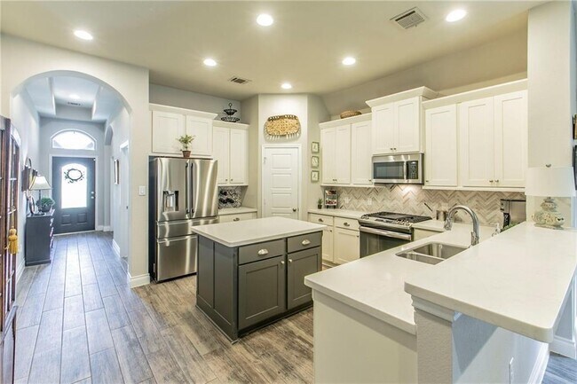 Building Photo - 6209 Llano Stage Trl