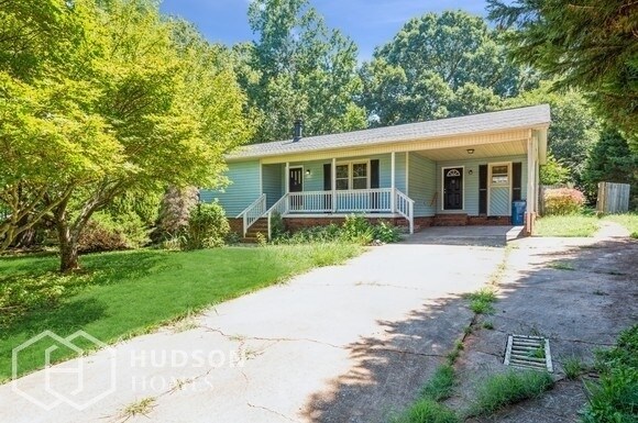 Primary Photo - AVAILABLE NOW! - 642 Park Circle, Lincolnt...