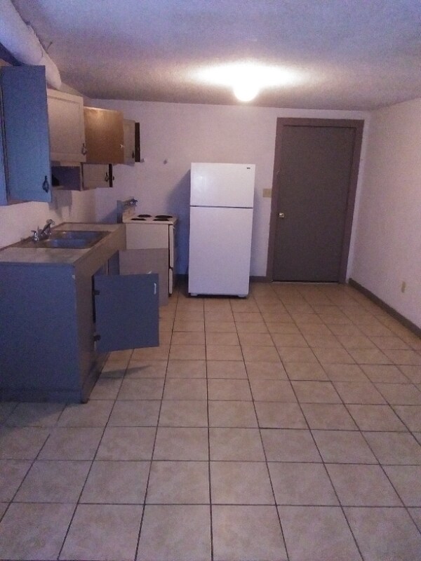 20 Iona Cir Unit 2, Asheville, NC 28806 Room for Rent in Asheville