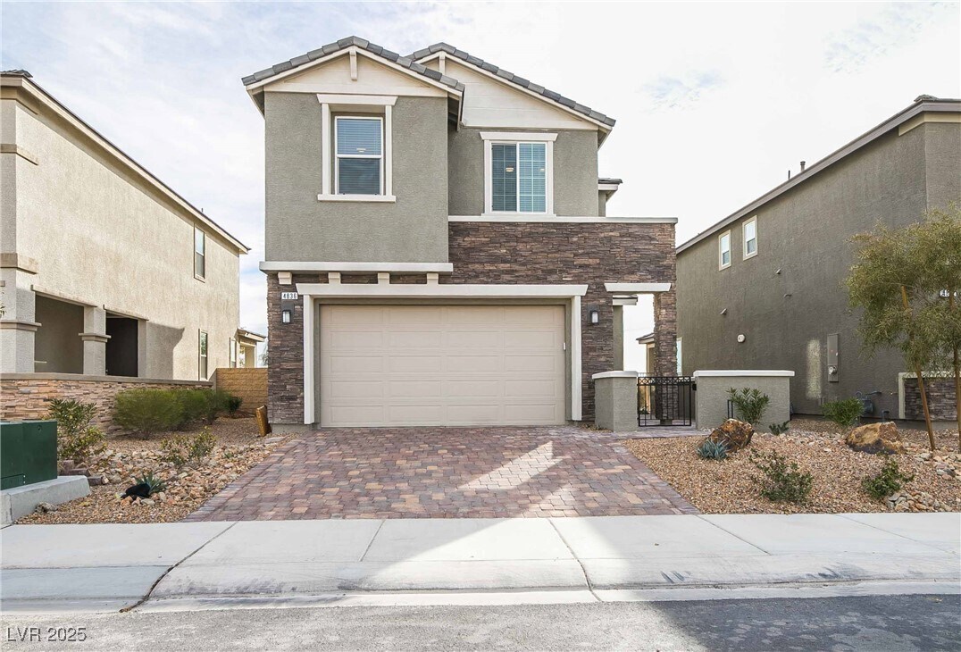 Foto principal - 4836 SENSITIVE St