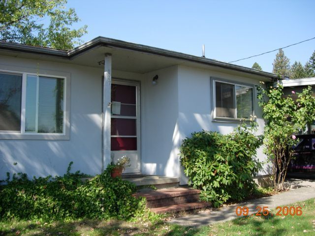 Foto principal - 3 Bedroom 2 Bathroom with 2 car Carport in...