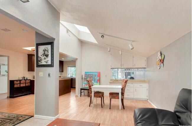 Foto del edificio - 2222 Lido Cir