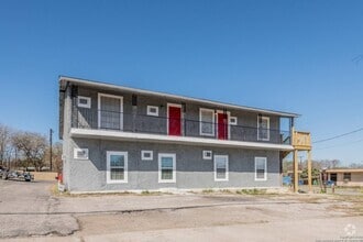 Building Photo - 2305 Pinn Rd
