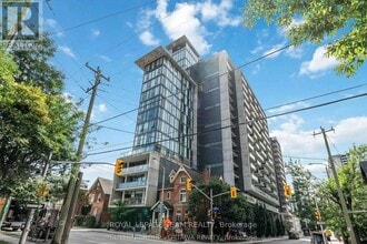 Building Photo - 224 Lyon St. N