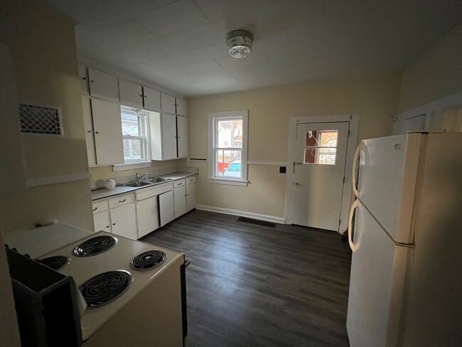 Building Photo - 1620 Whipple St