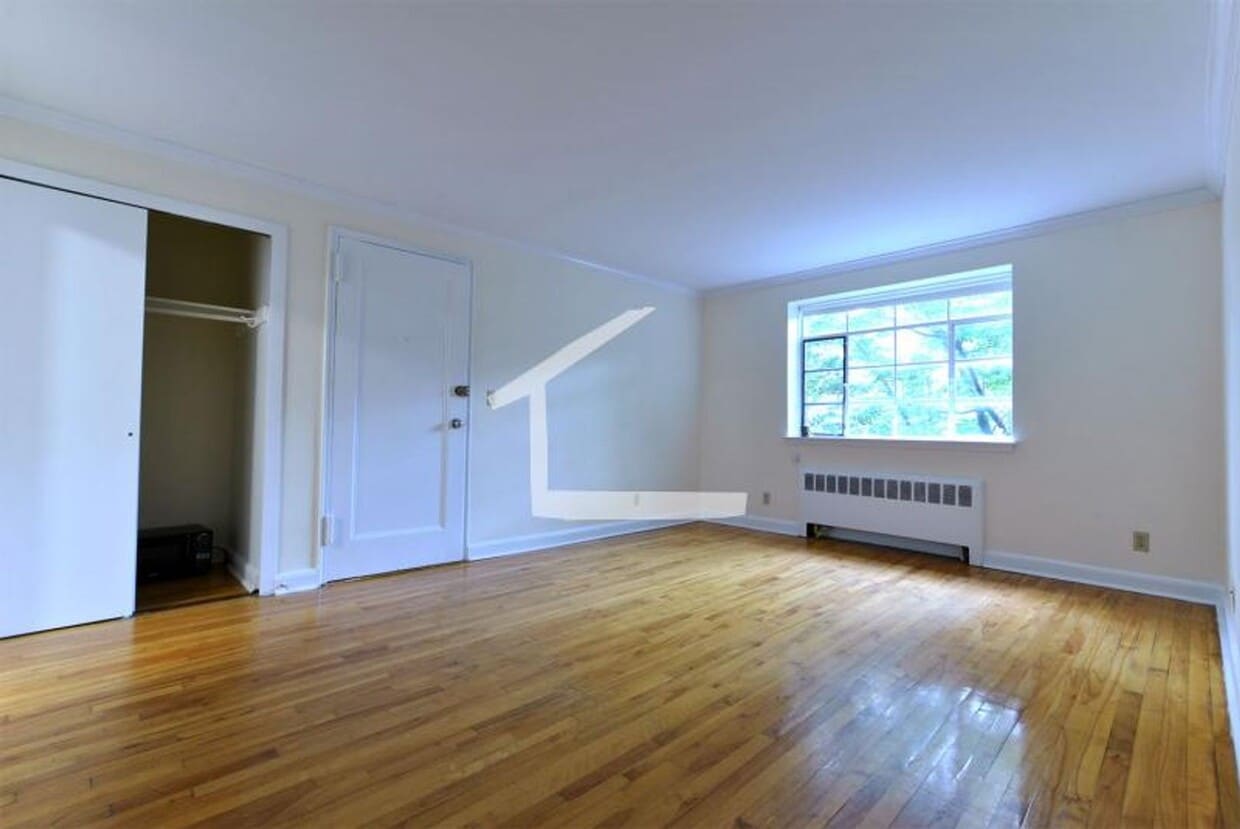 No Brokers Fee, One Month rent-Free, Heat,... - No Brokers Fee, One Month rent-Free, Heat,...