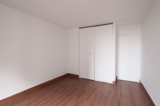 Building Photo - 2285 Rue St Mathieu