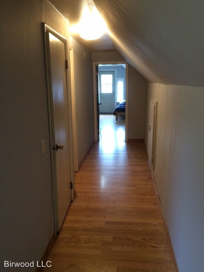 Foto del edificio - 102 N Bassett St