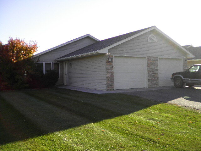Primary Photo - 594 W 8th St