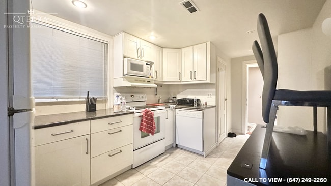 Building Photo - 44 Guildcrest Dr