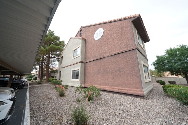 Building Photo - 5022 S Rainbow Blvd