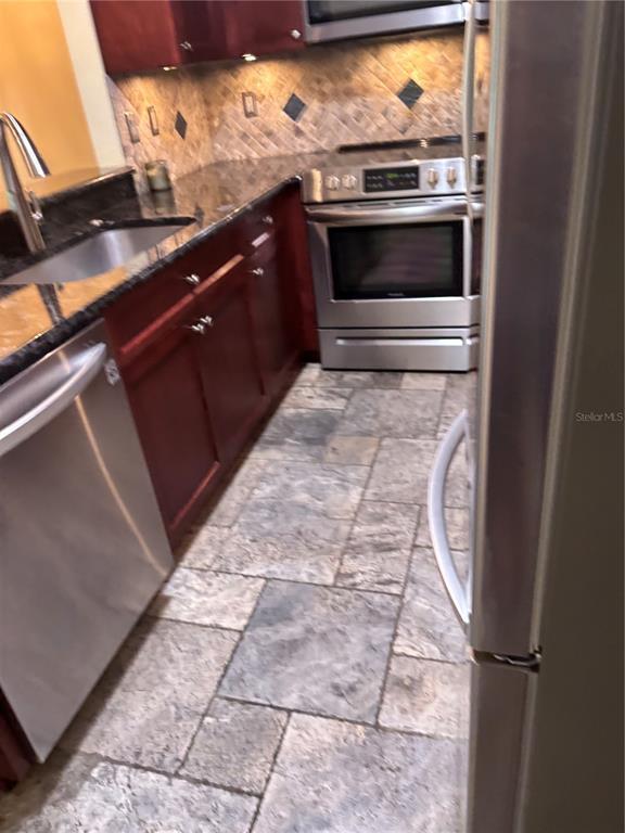 Foto del edificio - 1400 Pine Glen Ln