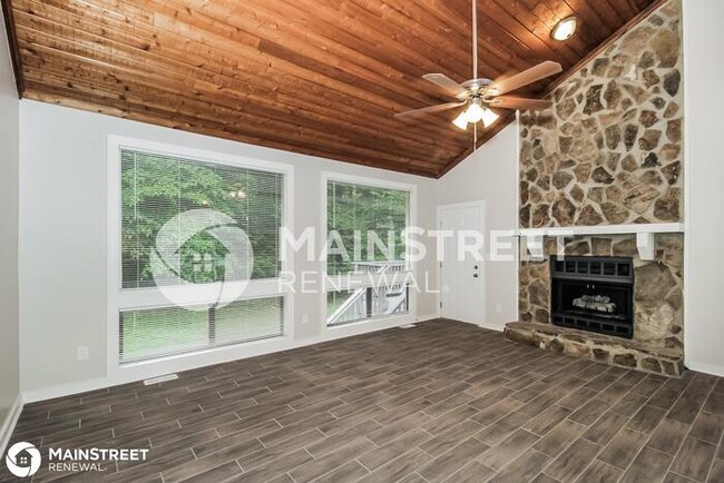 Building Photo - 587 Farmbrook Trail NE, Kennesaw, GA 30144