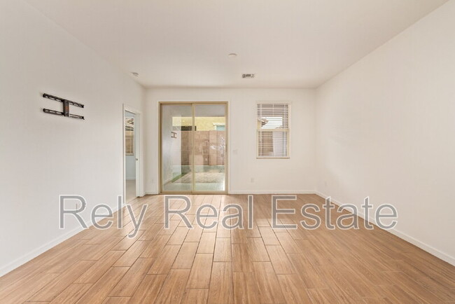Foto del edificio - 14202 W Willow Ave