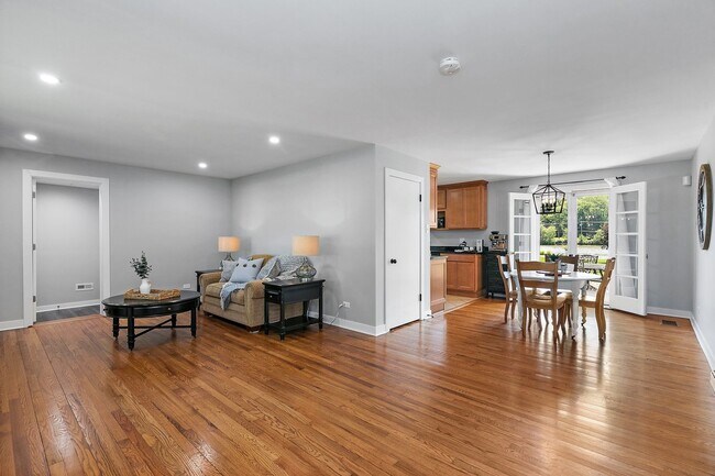 Foto del edificio - 1037 N Harrison St