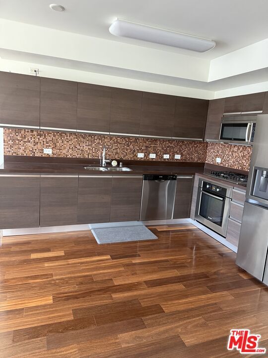 Foto del edificio - 3785 Wilshire Blvd