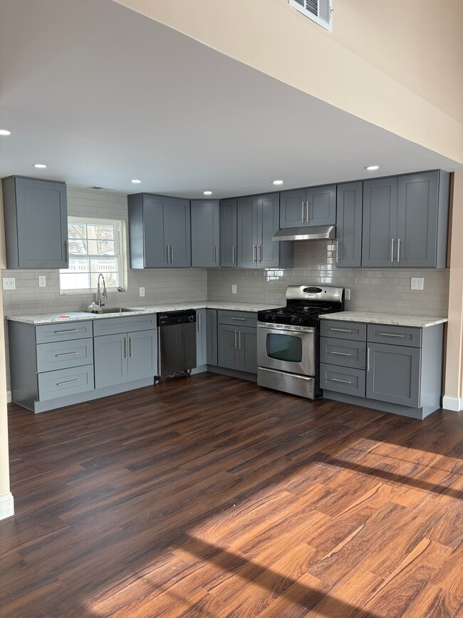 Building Photo - 516 Delaware Ave