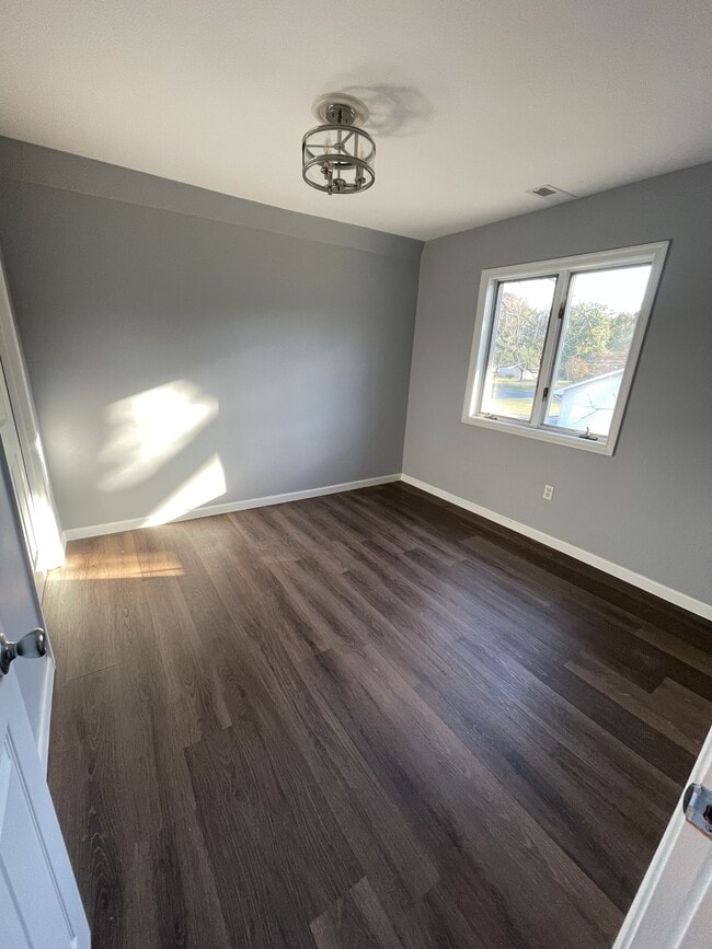 Foto del edificio - 530 N Curlew Rd