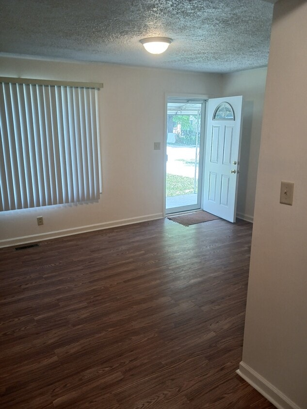 5901 Greenfield Ave, Indianapolis, IN 46219 House Rental in