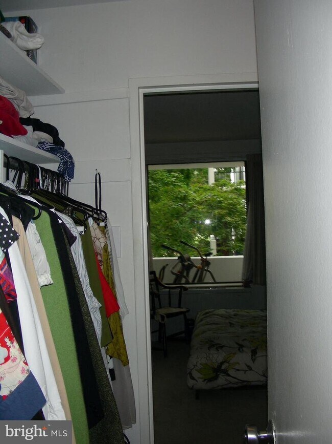 Foto del edificio - 4501 Arlington Blvd