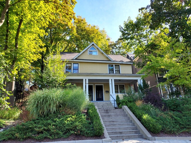 Building Photo - 111 Dewitt Pl