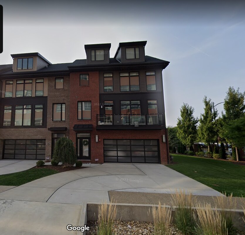 Primary Photo - 114 Reizenstein Way