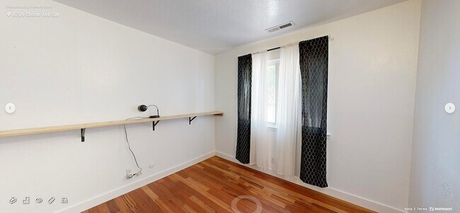 Foto del edificio - 8709 Shone Ave SW