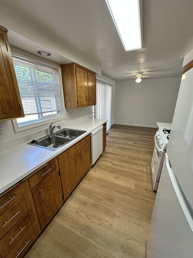Building Photo - 1253 Piper Ln