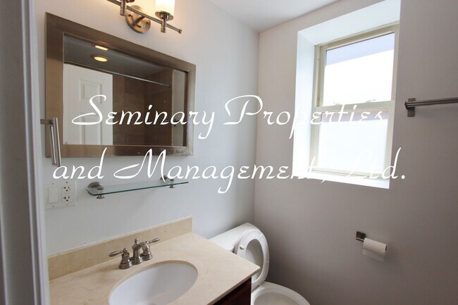 Interior Photo - 5653-59 N Magnolia