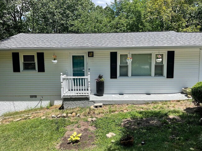 Building Photo - 3820 Altamira Dr