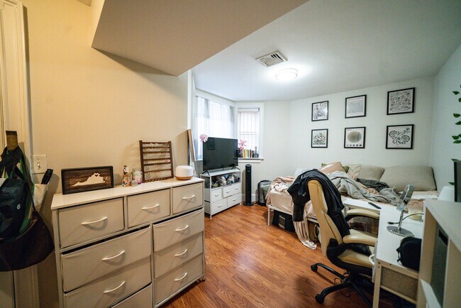 Foto del edificio - 719 Parker St