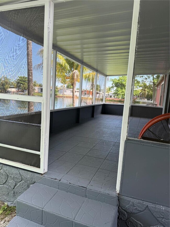Foto del edificio - 20606 NW 55th Ct