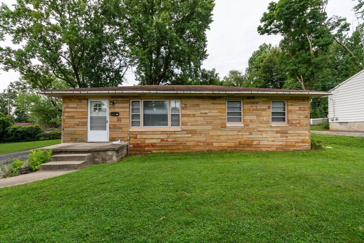 2624 E 7th House Rental in Bloomington, IN