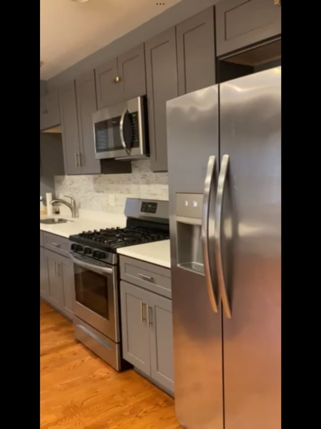 Building Photo - 2719 W 24th Pl